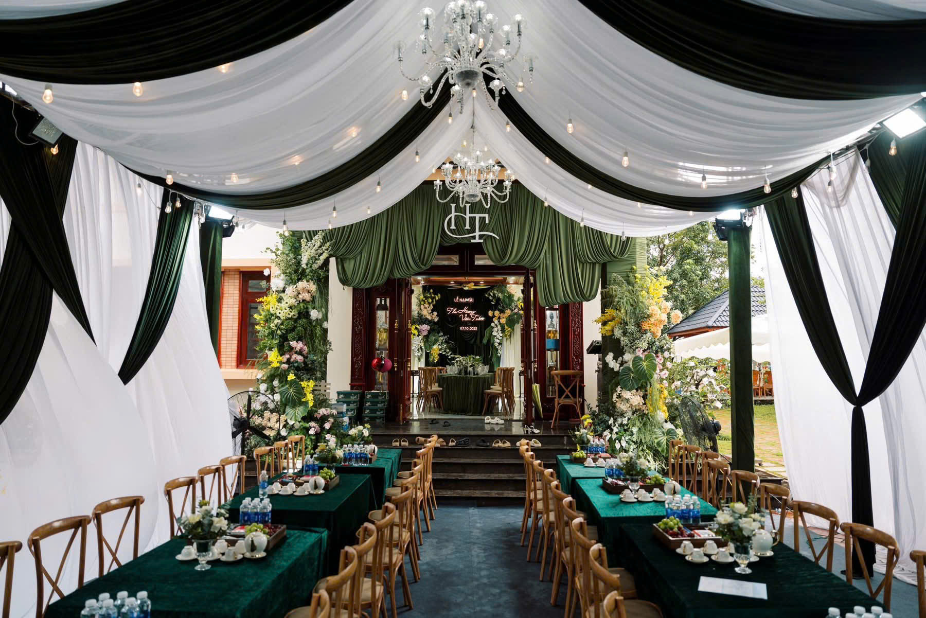 CAT CAT WEDDING PLANNER